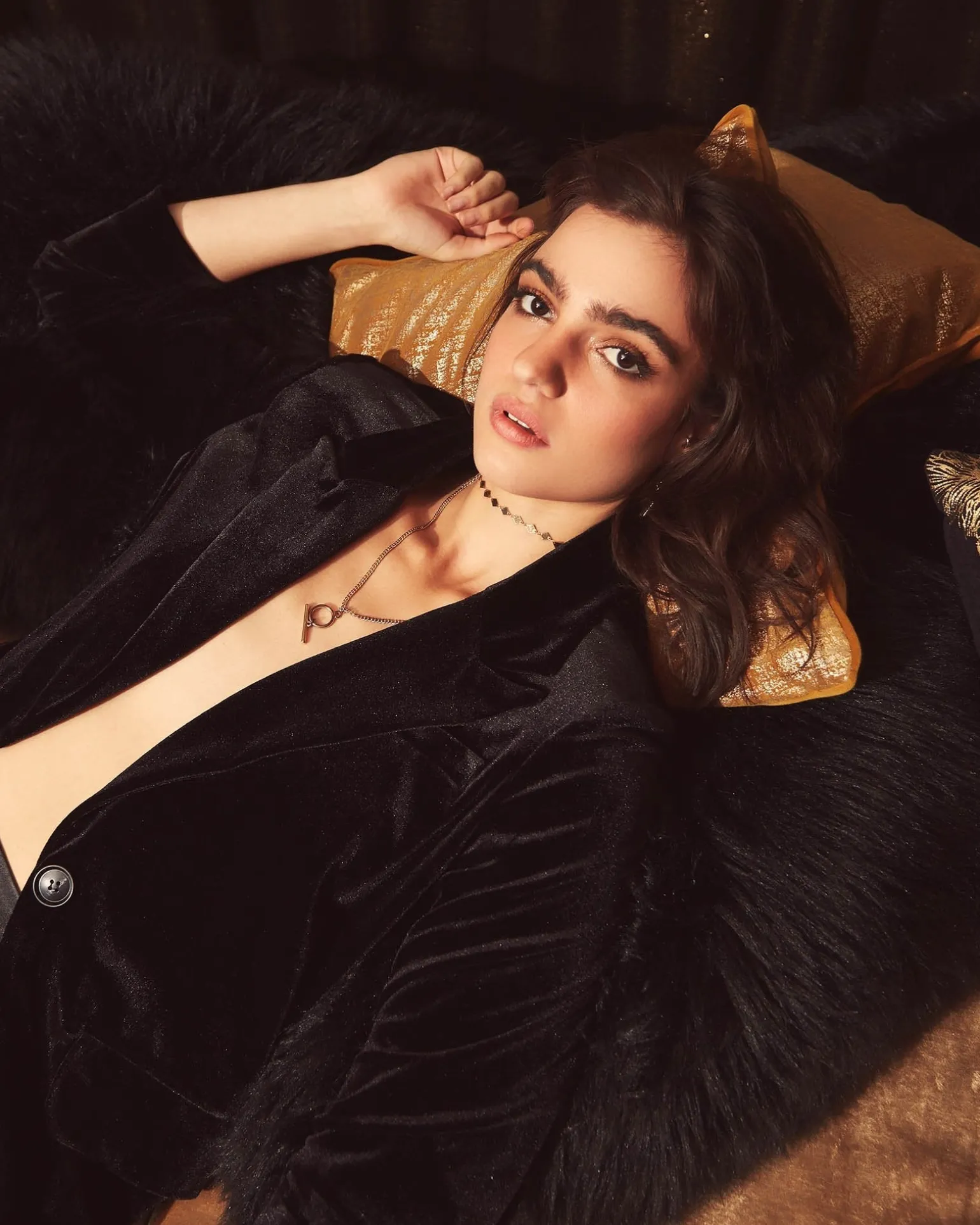 Belle & Bloom Blazers | Suits & Blazers>Eternity Velvet Blazer -