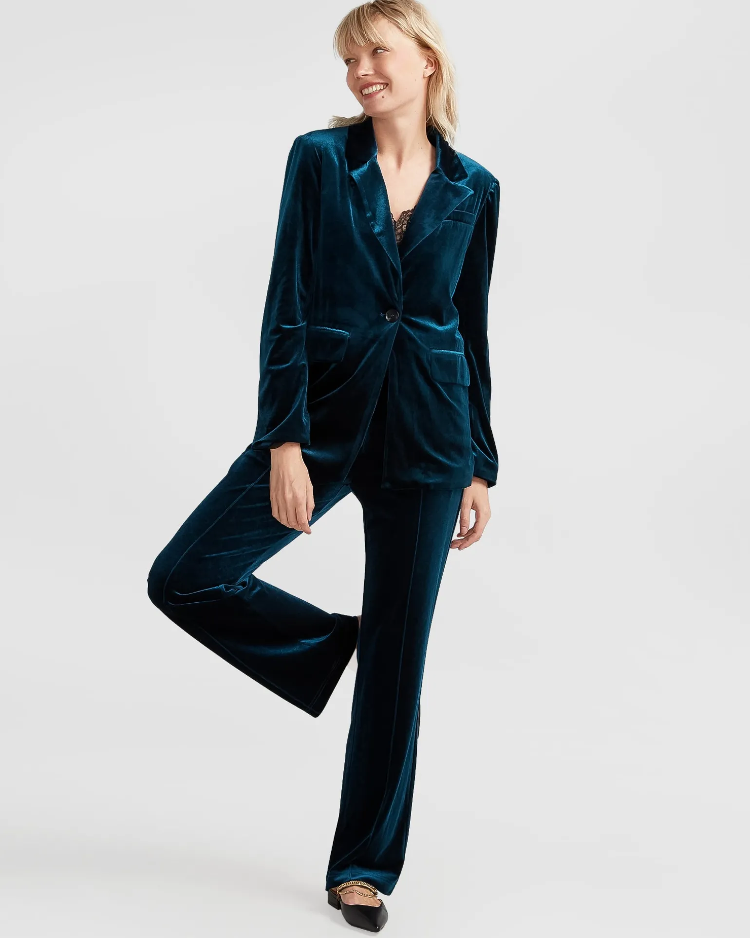 Belle & Bloom Blazers | Suits & Blazers>Eternity Velvet Blazer - Dark Teal