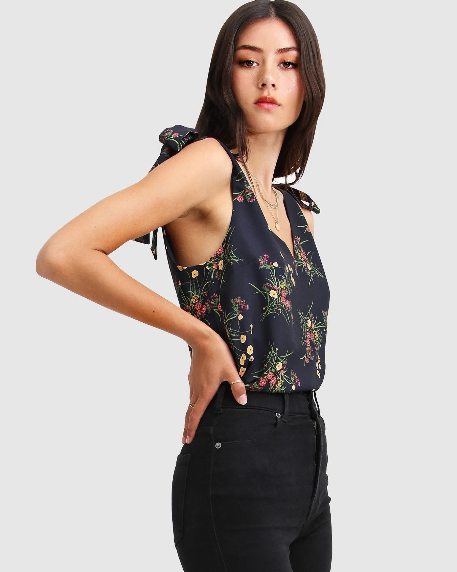Belle & Bloom Shirts & Blouses>Feel For You V-Neck Top - Navy