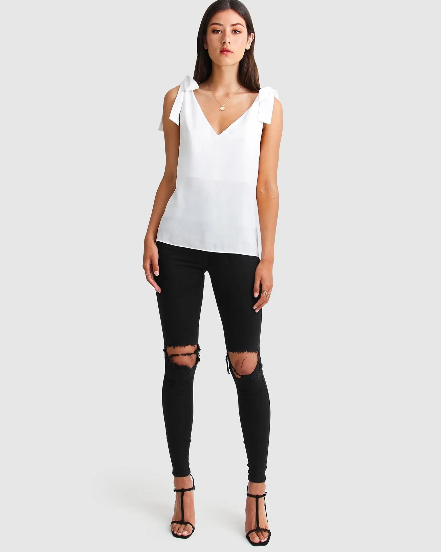 Belle & Bloom Shirts & Blouses>Feel For You V-Neck Top - White