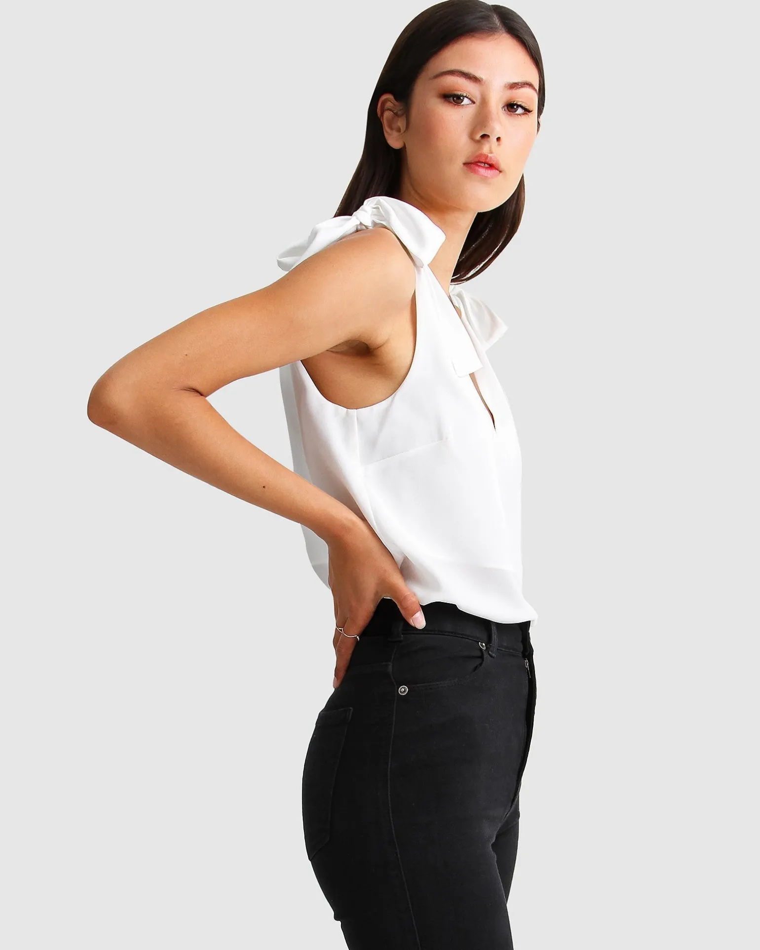 Belle & Bloom Shirts & Blouses>Feel For You V-Neck Top - White